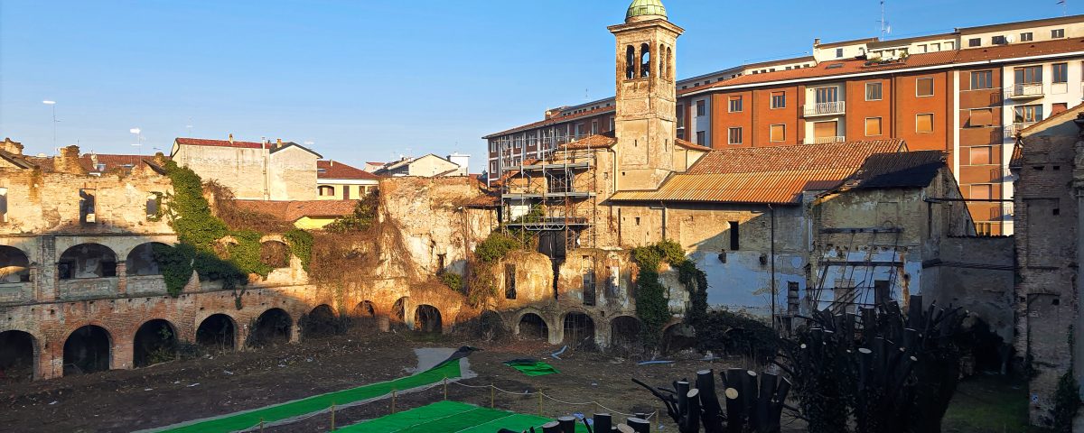 Piacenza- Ex convento di Santa Chiara - cortile di nord ovest